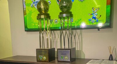 Troféus do Estadual 2025 são revelados em reunião na FFMS e impressionam dirigentes de clubes