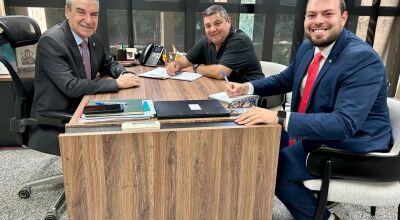 Prefeito Josmail Rodrigues discute demandas de infraestrutura com deputado Paulo Corrêa