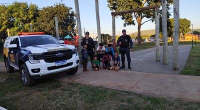 Guarda Municipal de Bonito realiza patrulhamento e aproximação com crianças e adolescentes na Praça