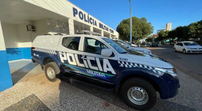 Mulher é detida após ameaçar frequentadores e resistir à abordagem em bar de Bonito