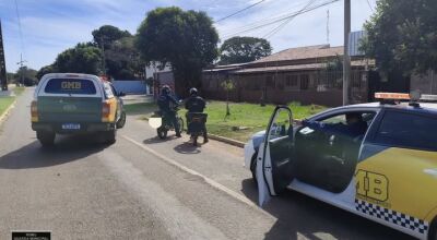 Jovem empina moto e acaba flagrado com ve&iacute;culo irregular na Marambaia