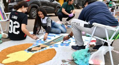 Bonito celebra Corpus Christi com ruas coloridas por fé e tradição