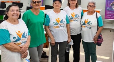 Idosos de Bonito participam de projeto de inclusão digital na Biblioteca do SESI