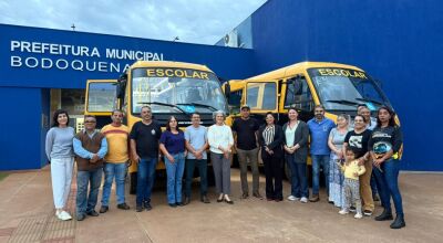 Bodoquena recebe dois ônibus escolares novos e três veículos