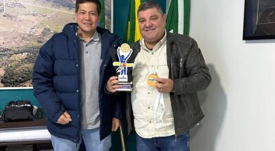 Prefeito recebe medalha da 1ª Meia Maratona Rotary Club de Bonito