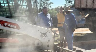 Prefeito acompanha de perto obras em andamento pela cidade de Bonito