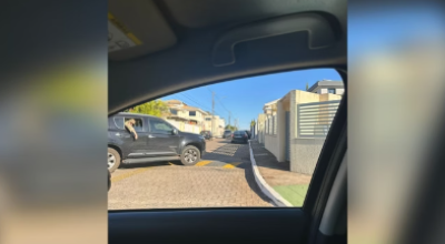 Bolsonaro chega &agrave; Seape para colocar tornozeleira eletr&ocirc;nica