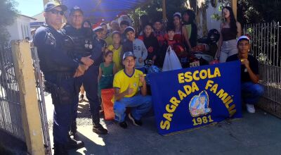 Guarda Municipal presta apoio aos alunos da escola Sagrada Fam&iacute;lia