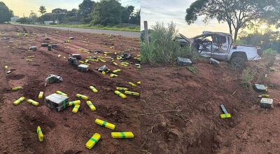 Traficante morre ap&oacute;s capotar caminhonete com mais de 1,6 tonelada de maconha 
