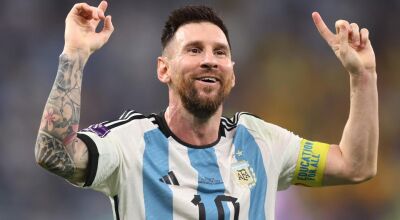 Al-Ittihad oferece cheque em branco a Messi ap&oacute;s proposta recusada