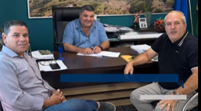 Prefeito se re&uacute;ne com pastor e vereador em Bonito