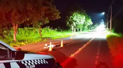 Casal v&ecirc; farol de motocicleta aceso e encontra rapaz morto em MS