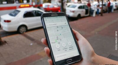 Traficante cobra R$ 50 para devolver celular esquecido em carro de aplicativo