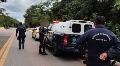 Guarda Civil refor&ccedil;a que &eacute; proibido acesso e banho na &aacute;rea de preserva&ccedil;&atilde;o da ponte de concreto