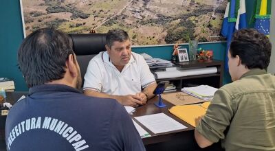 Josmail realiza reuni&atilde;o com a equipe respons&aacute;vel pela fiscaliza&ccedil;&atilde;o dos terrenos baldios