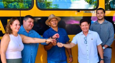 Prefeitura de Bonito entrega novo &ocirc;nibus escolar para refor&ccedil;ar a rede municipal de ensino