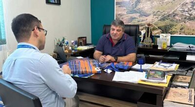 Josmail se re&uacute;ne com gerente da Caixa Econ&ocirc;mica Federal, ag&ecirc;ncia de Bonito
