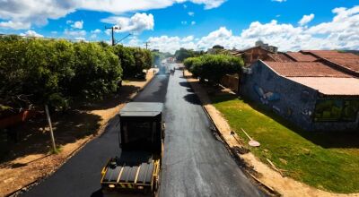 Rua 15 de Novembro recebe asfalto novo e traz mais seguran&ccedil;a &agrave; popula&ccedil;&atilde;o