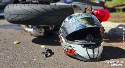Mulher e crian&ccedil;a ficam feridas em acidente entre carro 