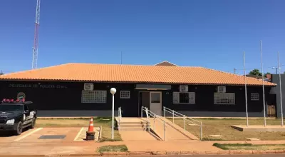 Homem armado com faca amea&ccedil;a esposa de morte em MS