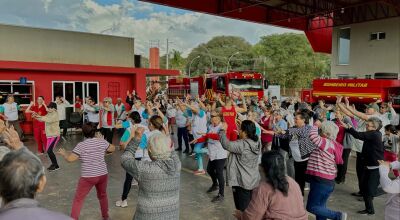 Grupo Conviver Idosos participou de uma atividade especial no Corpo de Bombeiro