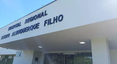 Mulher e crian&ccedil;a de 1 ano ficam feridos durante queda de motocicleta