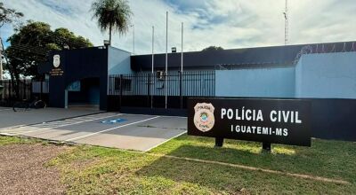 Mulher &eacute; espancada pelo companheiro e precisa fugir enrolada em toalha