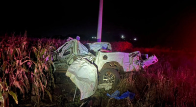 Motorista capota caminhonete com droga e morre  