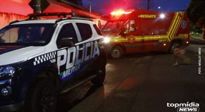 Homem &eacute; esfaqueado ao tentar impedir roubo da bolsa da esposa 