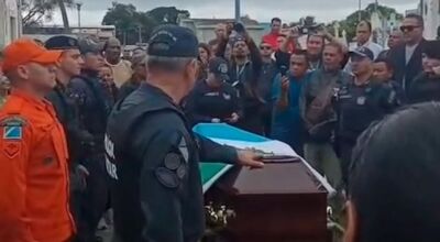 Soldado da Pol&iacute;cia Militar morto em confronto em MS &eacute; enterrado 
