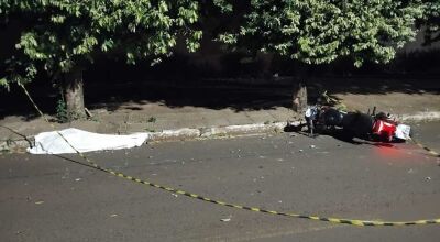 Motociclista bate em &aacute;rvore e morre em MS