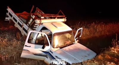 Caminhonete cai em valeta e mata idoso durante ca&ccedil;ada em MS