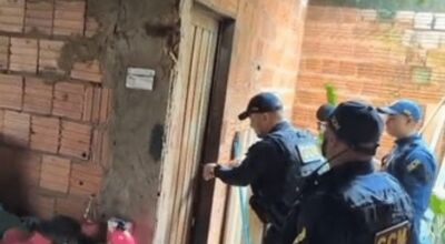 Mulher &eacute; resgatada de c&aacute;rcere privado ap&oacute;s pedir socorro 
