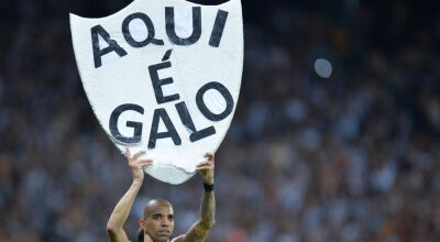 Atl&eacute;tico-MG faz novo milagre, goleia Flamengo e vai &agrave; final contra Cruzeiro