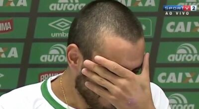 Alan Ruschel fala em milagre por estar andando e se emociona em entrevista