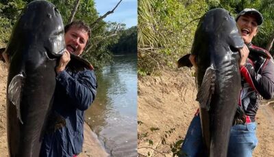 Pai e filho pescam juntos peixe de 1,65m e 60kg em rio de MS, 'Emoção indescritível' em Bonito (MS)