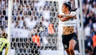 Com público recorde, Corinthians goleia Inter e é tetra do Brasileirão Feminino