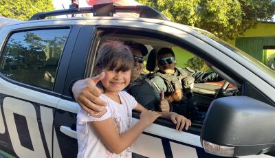 Quero ser Polícia quando Crescer! A pequena Ana Carla se encanta com PMs de Guia Lopes da Laguna 
