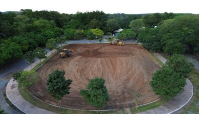 BONITO: Prefeito acompanha início das obras de construção de 07 quadras de Beach Tennis; VEJA FOTOS