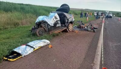 TRAGÉDIA: Acidente grave entre carro e caminhão mata casal e criança