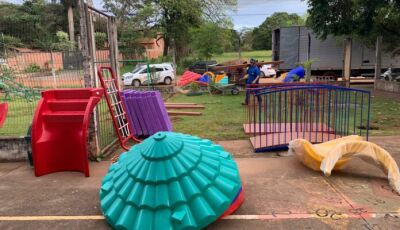 Escolas e CEIs do município recebem playgrounds em Bonito