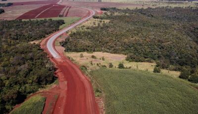 Pavimentação de rodovia que leva à Furnas do Dionísio tem 78% dos trabalhos concluídos