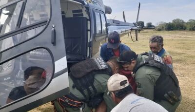 Idoso é resgatado de helicóptero após ser picado por cobra no Pantanal