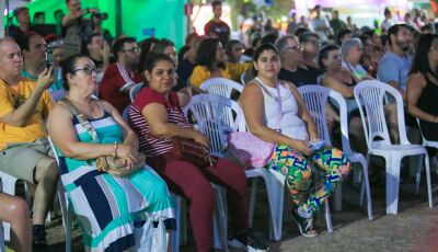 Mulheres surdas são incluídas pela 1ª vez se emocionam ao assistir mito guató no Festival em Bonito