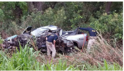 Motorista morre após bater caminhonete em dois veículos na BR-267