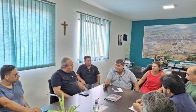 Prefeito de Bonito recebe pastores de igrejas no gabinete 