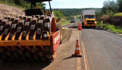 Com R$ 161 milhões de investimento, governador assina licitação para restaurar a MS-436