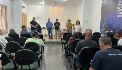 Reunião com motoristas do transporte escolar aborda melhorias para 2024 em Bonito