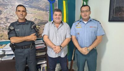 Prefeito recebe Capitão Solano e  Major Garcia e pede reforço para a cidade no fim de ano