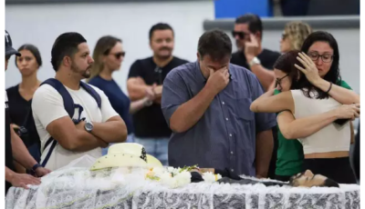 Na despedida a João Carreiro, chapéu e silêncio marcam o adeus em MS